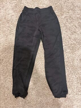 Athleta Black Camouflage-Print Jogger Pants